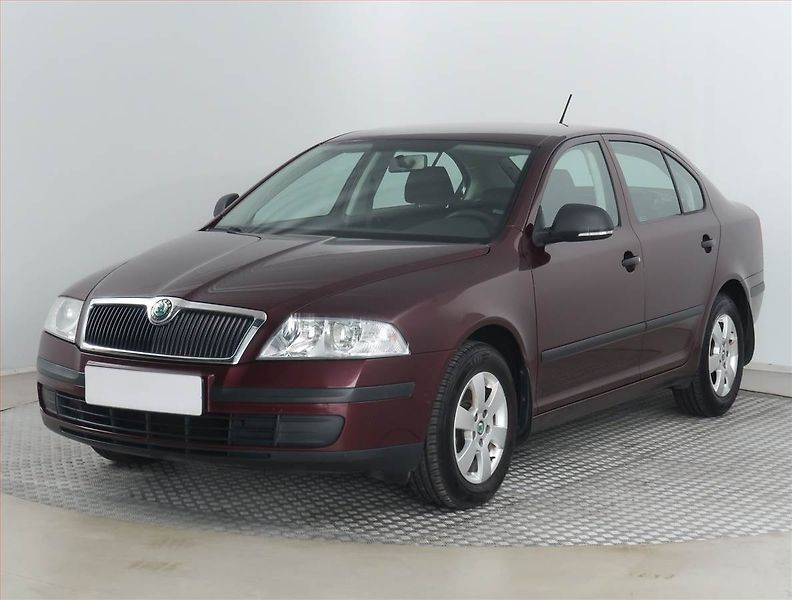 Škoda Octavia (2012) Ambition 1.6, ČR,1.maj - fotka 2 z 15