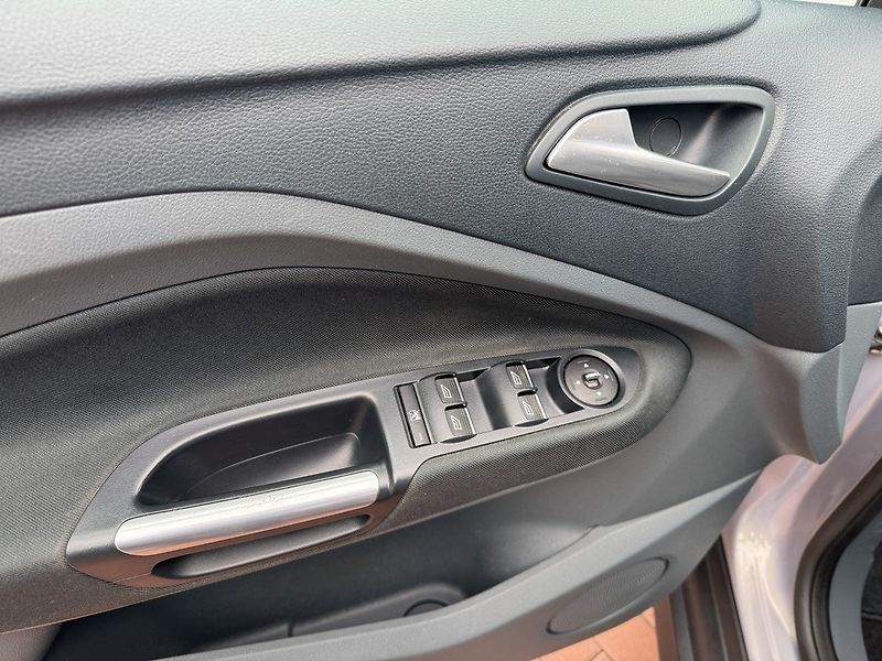 Ford C-MAX (2012) 1.6i Ti-VCT Klima Winter Paket - fotka 27 z 47