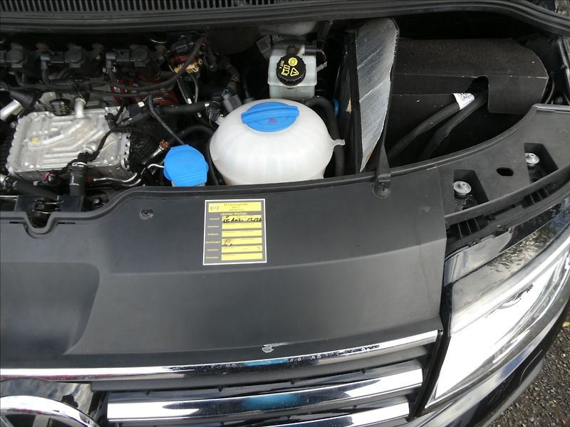 Volkswagen Multivan 2,0 TDi 150kW DSG GenerationSi - fotka 40 z 57