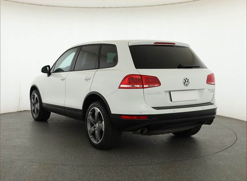 Volkswagen Touareg (2012) 3.0 TDI, 4X4, Automat - fotka 4 z 17