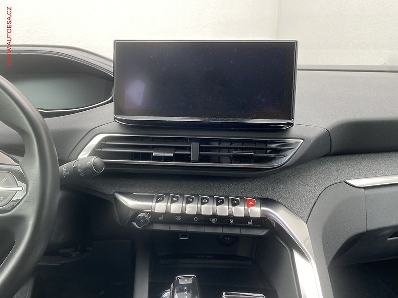 Peugeot 3008 (2021) 1.2PT, Allure, AT, LED, navi - fotka 12 z 20