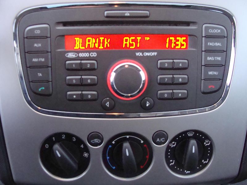 Ford Focus 1.6i - fotka 13 z 25