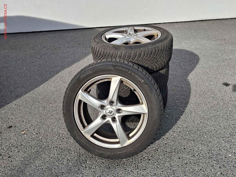 Škoda Karoq (2018) 1.6 TDi, Style, DSG, TZ, navi - fotka 18 z 18