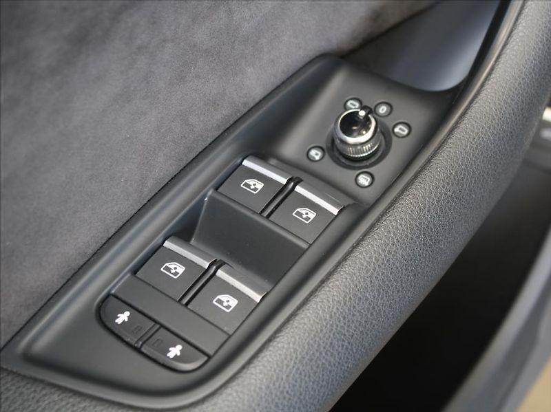 Audi Q7 3,0 TDi 200kW S-line 7-míst ČR - fotka 18 z 29
