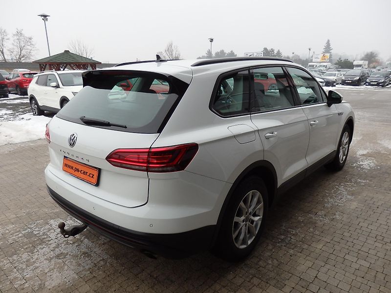 Volkswagen Touareg 3.0 TDI 170 kW ZÁVĚS, ODPOČET - fotka 4 z 23