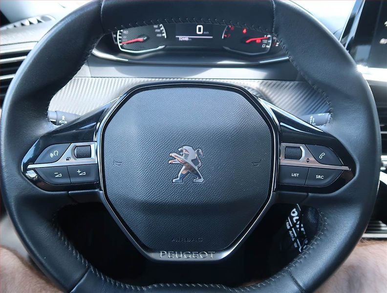 Peugeot 2008 (2021) 1.2 PureTech, Serv.kniha - fotka 16 z 23