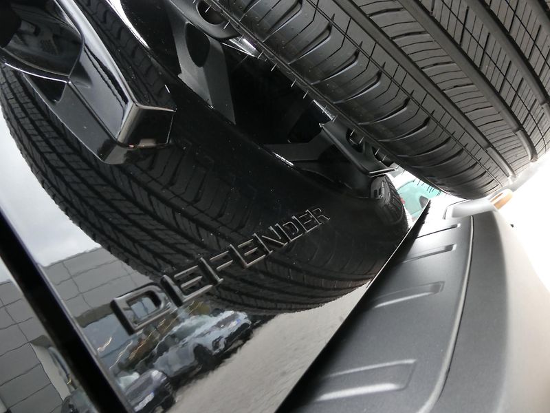 Land Rover Defender 110 4,4 OCTA P635 - fotka 40 z 47