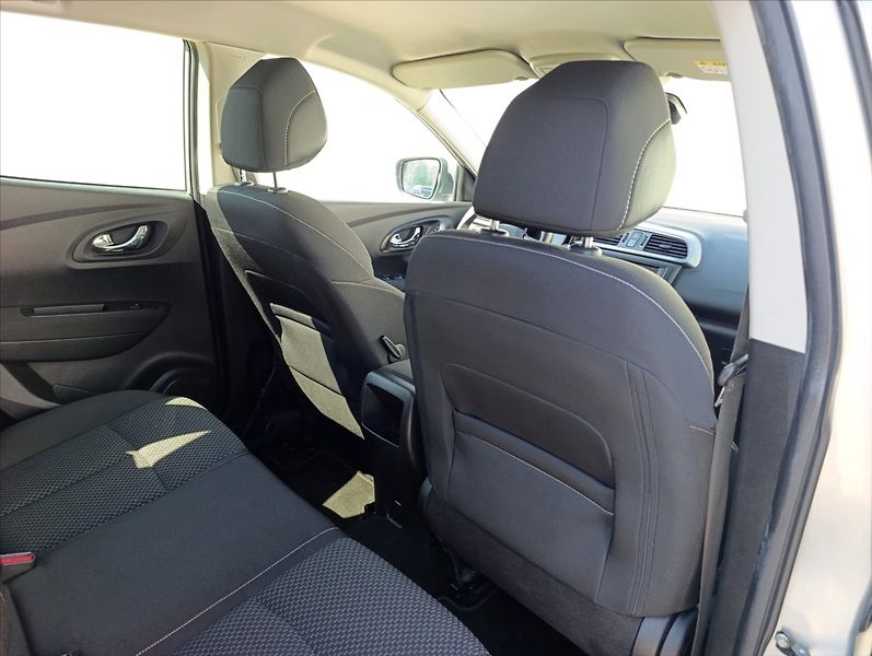 Renault Kadjar 1,5 DCi Kamera Navi Aut.klima - fotka 23 z 34
