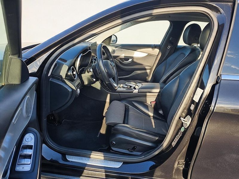 Mercedes-Benz Třídy C (2016) C220D 125kW 4MATIC 7G AIRMATIC - fotka 17 z 50
