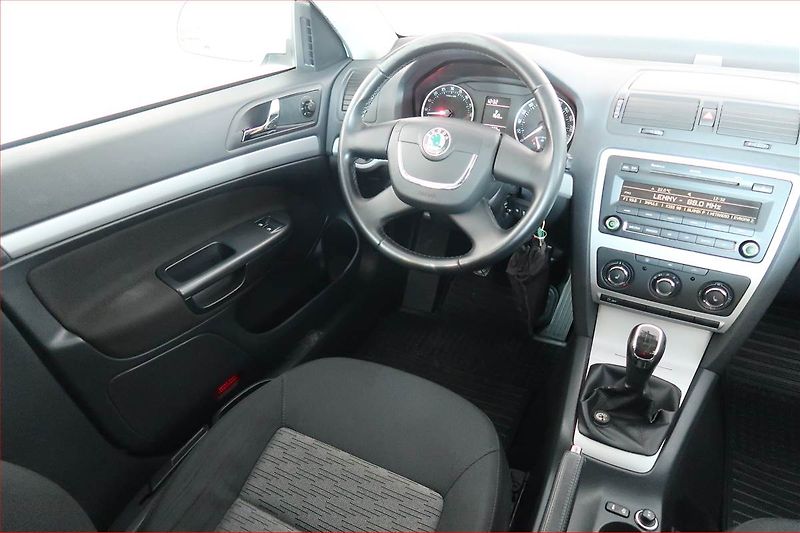 Škoda Octavia (2012) Ambition 1.6 TDI 4x4, 4X4 - fotka 7 z 15