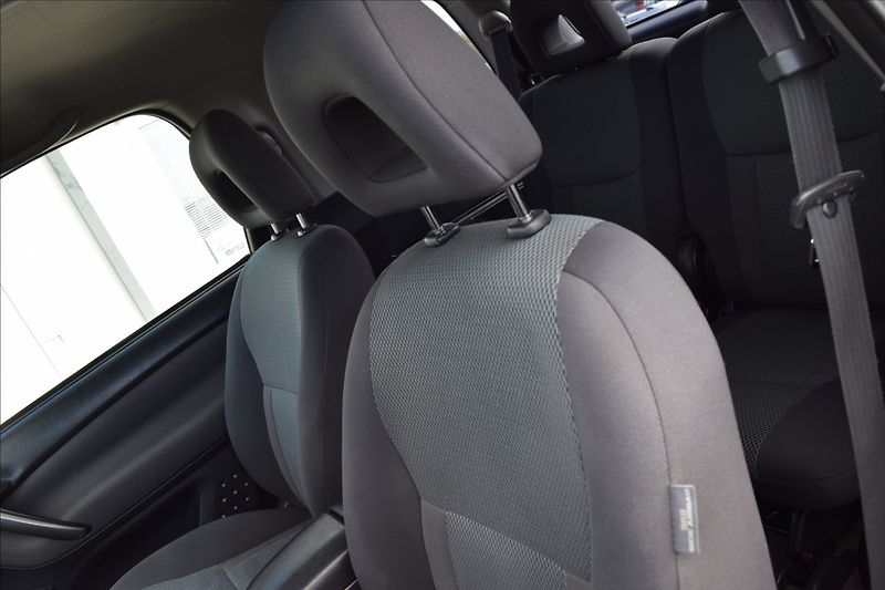 Toyota RAV4 2,0 VVT-i 4WD 110KW BEZ KOROZE - fotka 19 z 33