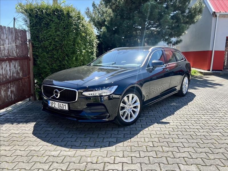Volvo V90 2,0 T4 Drive-E R-Design Auto - fotka 2 z 48
