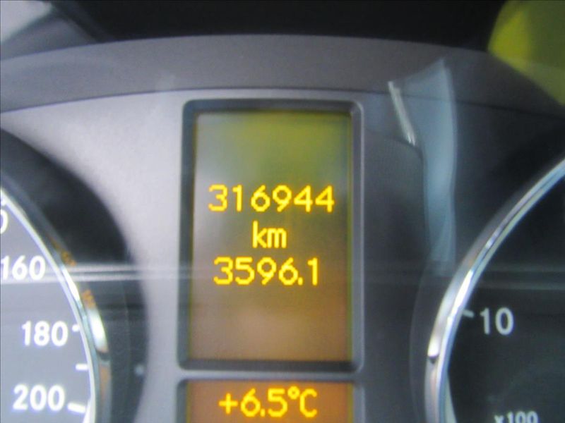 Mercedes-Benz Viano 3,0 CDi V6 150kW - fotka 12 z 30