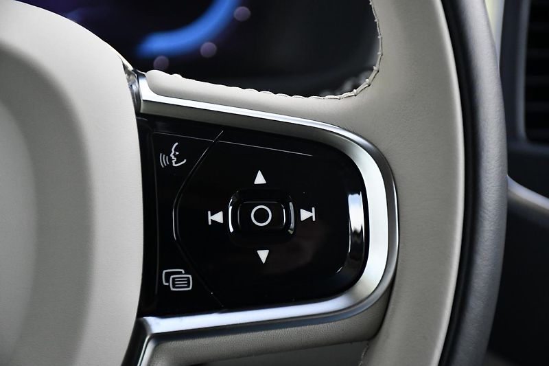 Volvo XC90 T8 AWD RECHARGE 7MÍST 1M  - fotka 24 z 38
