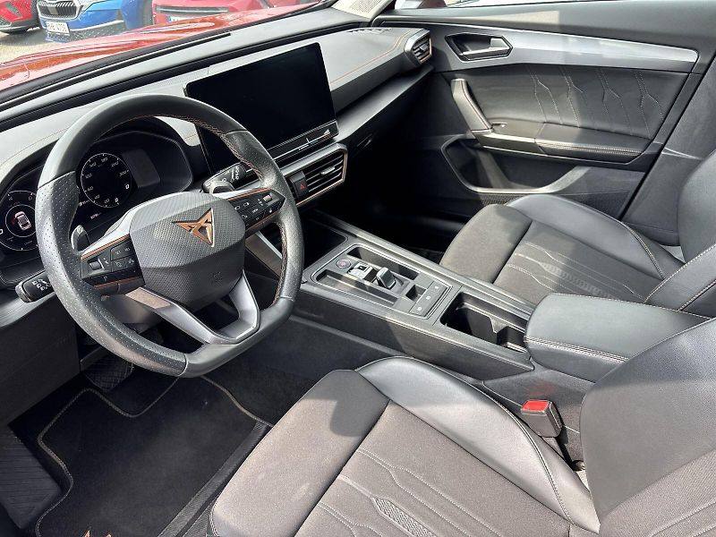 Cupra Formentor (2023) 1.4 TSI e-HYBRID DSG - fotka 8 z 30