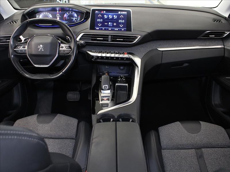 Peugeot 5008 1,2 PT 96kW AT Pano.Paměť  7-m - fotka 9 z 32