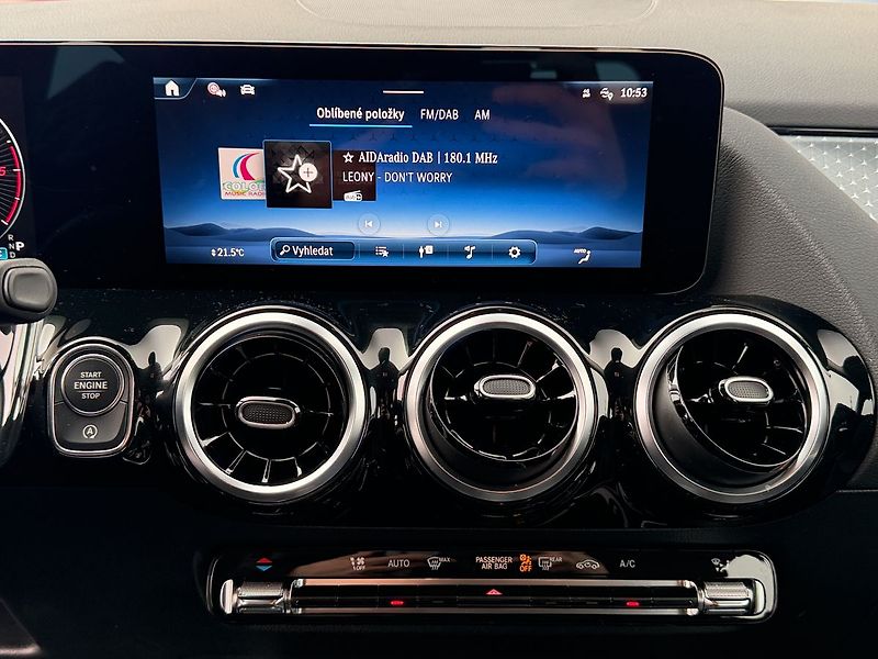 Mercedes-Benz GLA 180 d - fotka 19 z 30