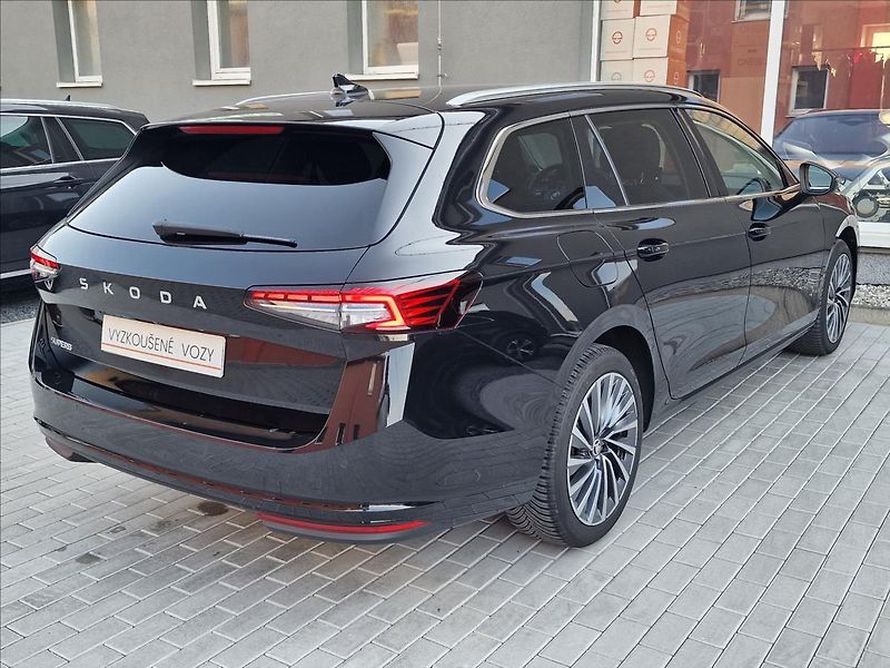Škoda Superb 1.5 TSI DSG 110kW L&K Combi - fotka 10 z 50