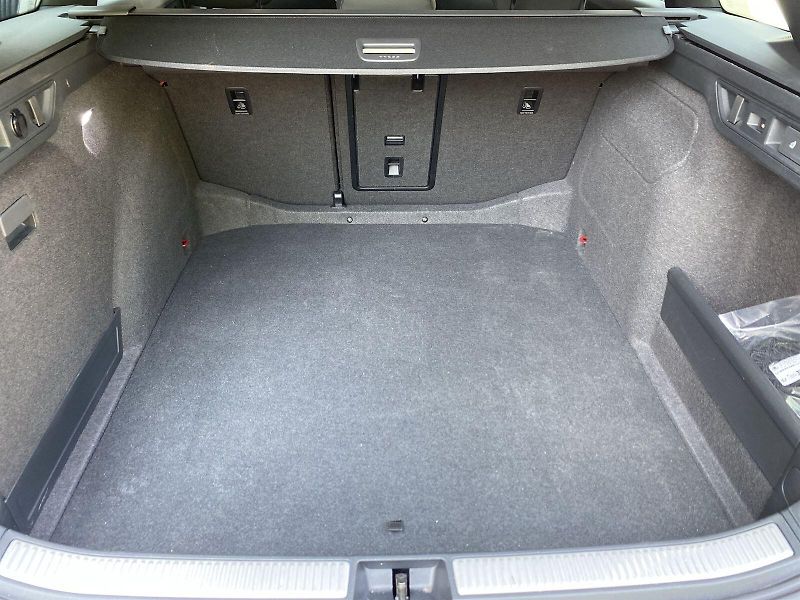 Škoda Superb (2025) Combi 2.0 TDI 4x4 DSG Sportlin - fotka 34 z 40