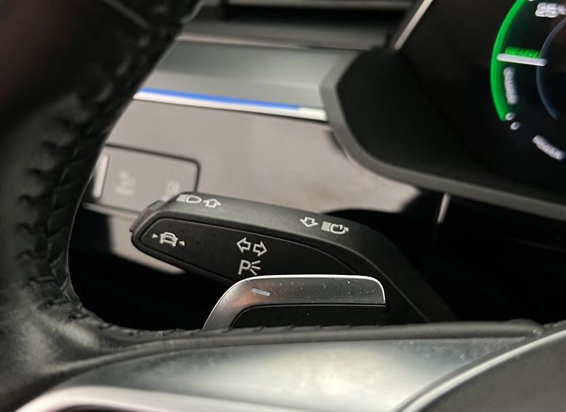 Audi e-tron 55 Quattro 360kam Tažné Pano - fotka 23 z 31