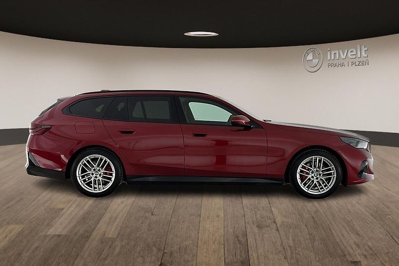 BMW Řada 5 řady 5 | 520d xDrive - fotka 2 z 24