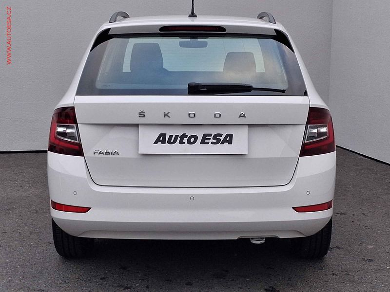 Škoda Fabia (2021) 1.0 TSi, 1.maj,ČR, Ambition - fotka 5 z 17