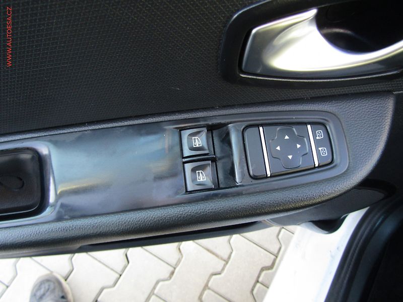 Renault Clio (2018) 1.5 DCi, ČR, AC, temp, STK4 - fotka 11 z 14
