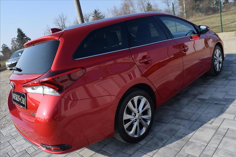 Toyota Auris 1,2 i 85KW XENONY AUTOMAT ALU - fotka 5 z 55