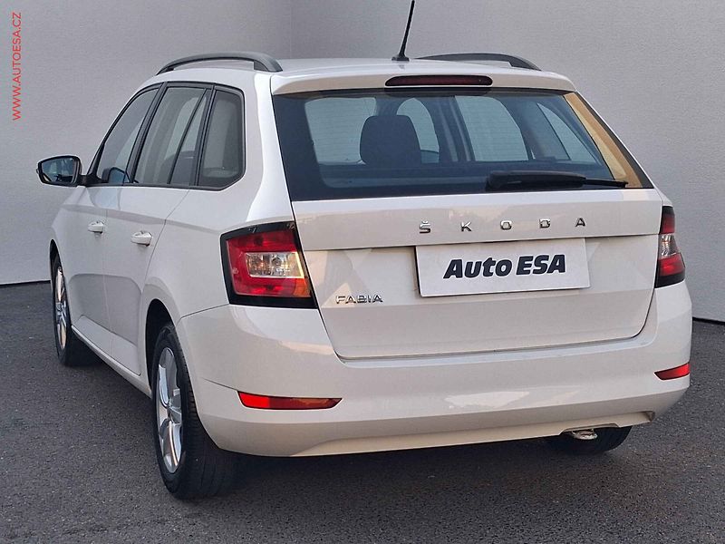 Škoda Fabia (2022) 1.0 TSi, 1.maj,ČR, Ambition - fotka 6 z 15