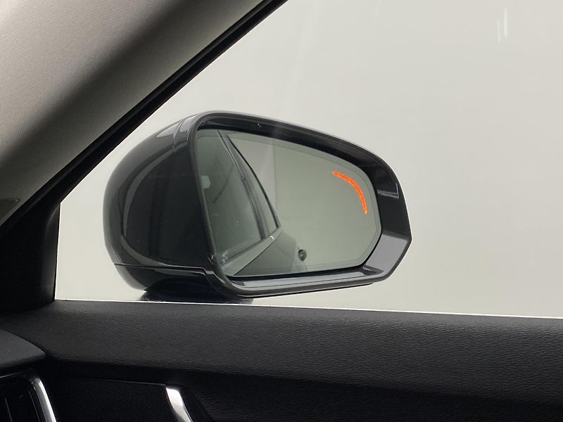 Volvo S90 D4 MOMENTUM AUT REZERVACE - fotka 24 z 43