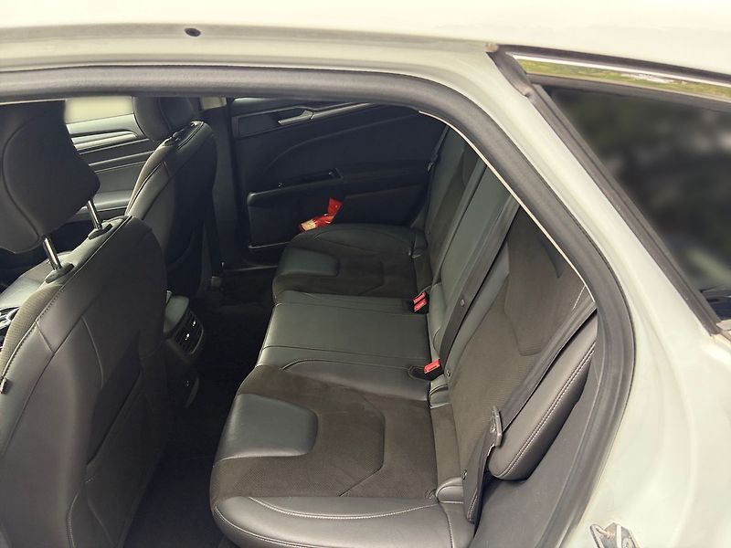 Ford Mondeo ST Line top výbava - fotka 11 z 20