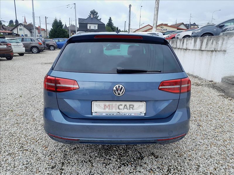 Volkswagen Passat Variant 2.0 TDI 110KW - fotka 6 z 59