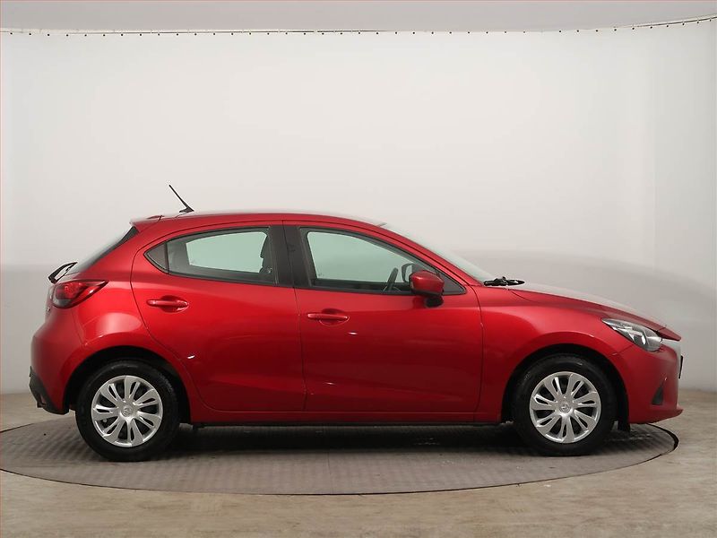 Mazda 2 (2017) 1.5 16V, Serv.kniha - fotka 6 z 15
