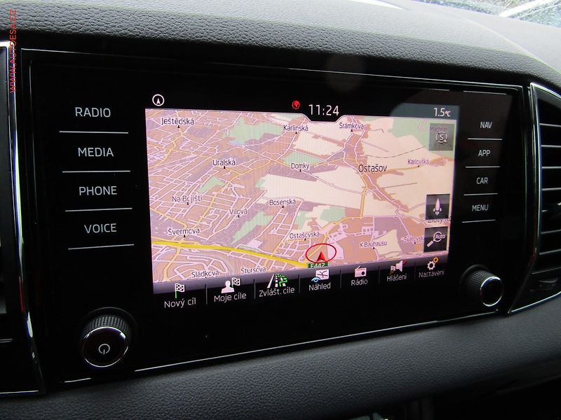 Škoda Karoq (2019) 1.6 TDi, ČR, Style, DSG - fotka 13 z 20