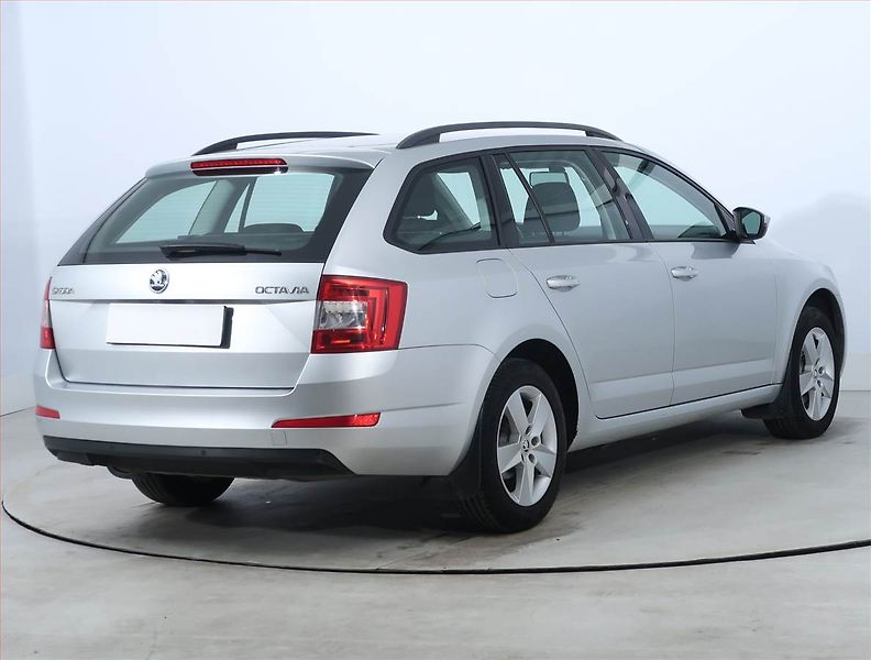 Škoda Octavia (2016) Elegance 2.0 TDI, Xenony - fotka 5 z 19