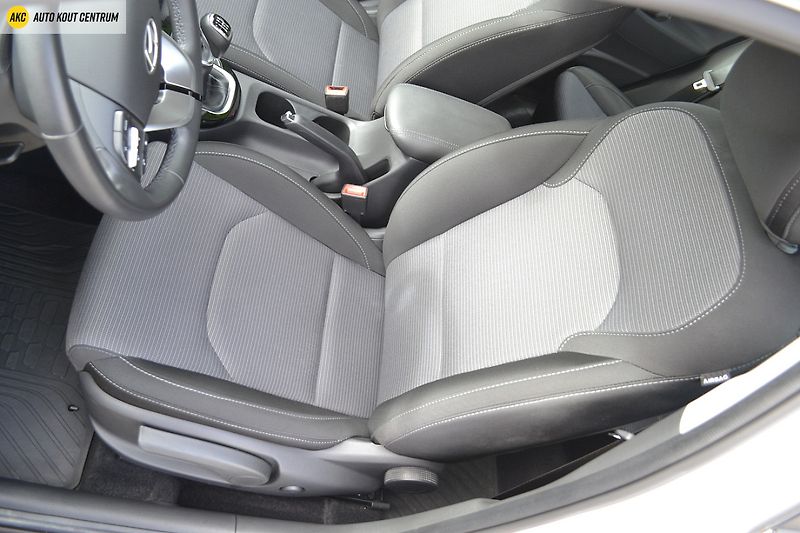 Hyundai i30 WG 1,5I MT SMART FL NAVI - fotka 19 z 45