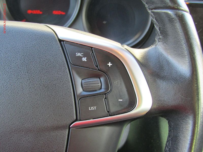 Citroën C4 (2012) 1.6HDi, ČR, AC, STK5/28 - fotka 15 z 15
