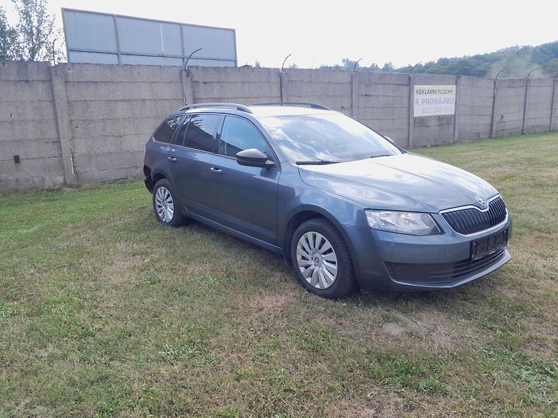 Škoda Octavia (2016) 1,2 TSI Serviska 2x klíč - fotka 3 z 17