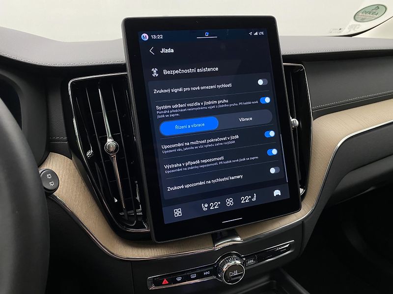Volvo XC60 T8 AWD RECHARGE DARK REZERVACE - fotka 47 z 59