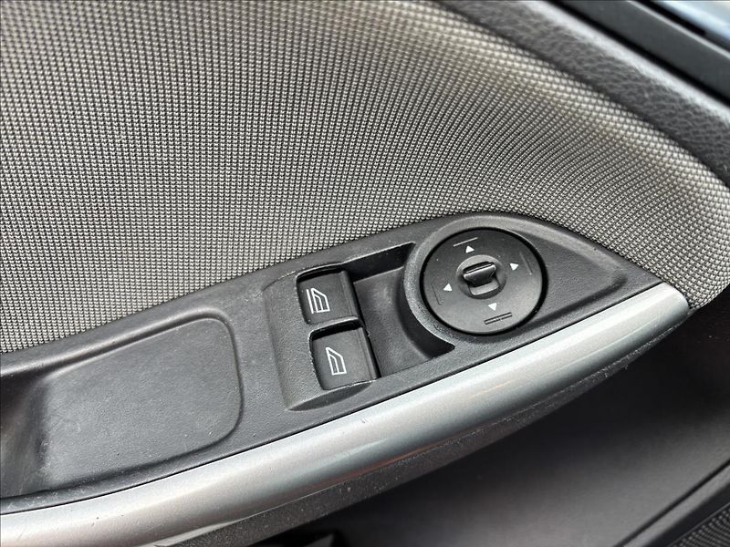 Ford Focus 1,6 TDCI 95k Trend - fotka 18 z 29