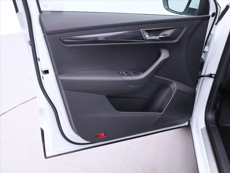 Škoda Karoq 1,5 TSI 110kW Style CZ 1.Maj - fotka 11 z 33