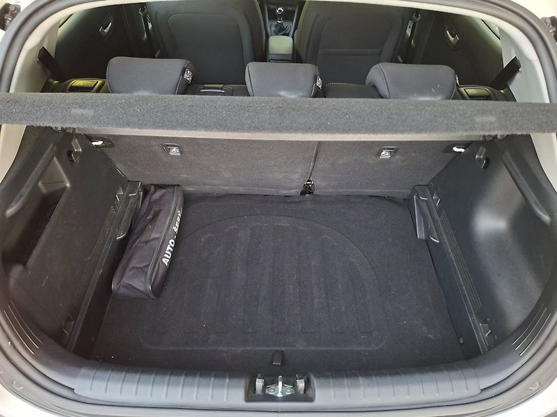 Kia Stonic (2021) 1.2i 61kW COMFORT -1.MAJITEL - fotka 22 z 30