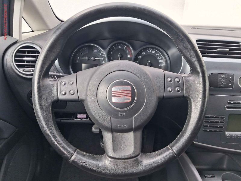 Seat Leon (2009) 1.4 TSi, Tempo, park. čidla - fotka 11 z 18