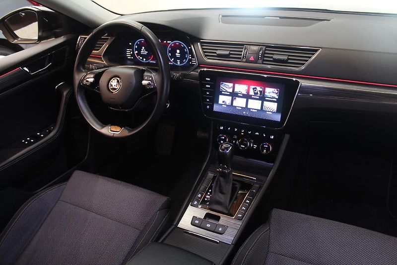 Škoda Superb (2022) 2.0TDI DSG Style Display LED - fotka 19 z 32