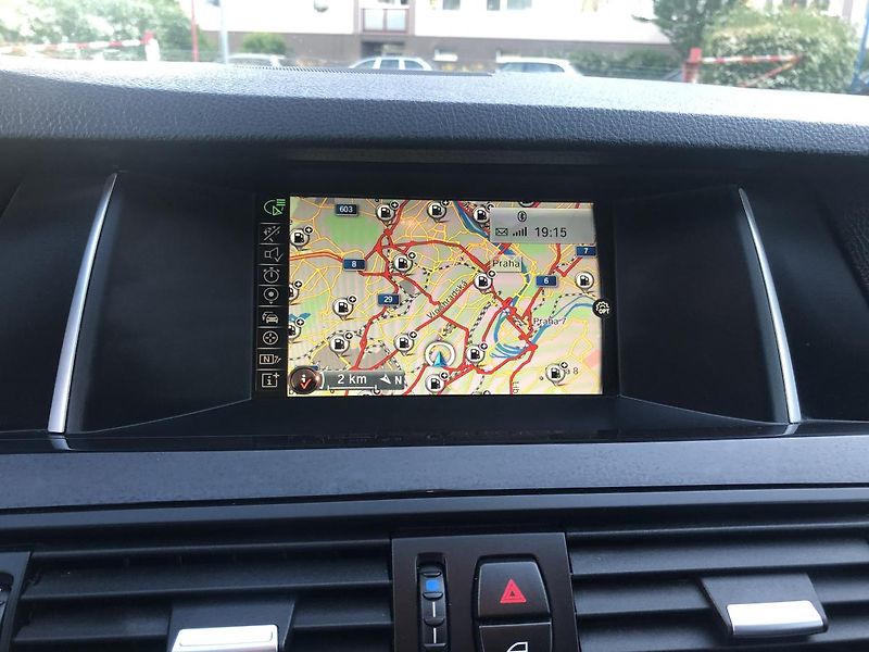 BMW Řada 5 (2015) 518d Touring NAVI velmi pěkný - fotka 52 z 76