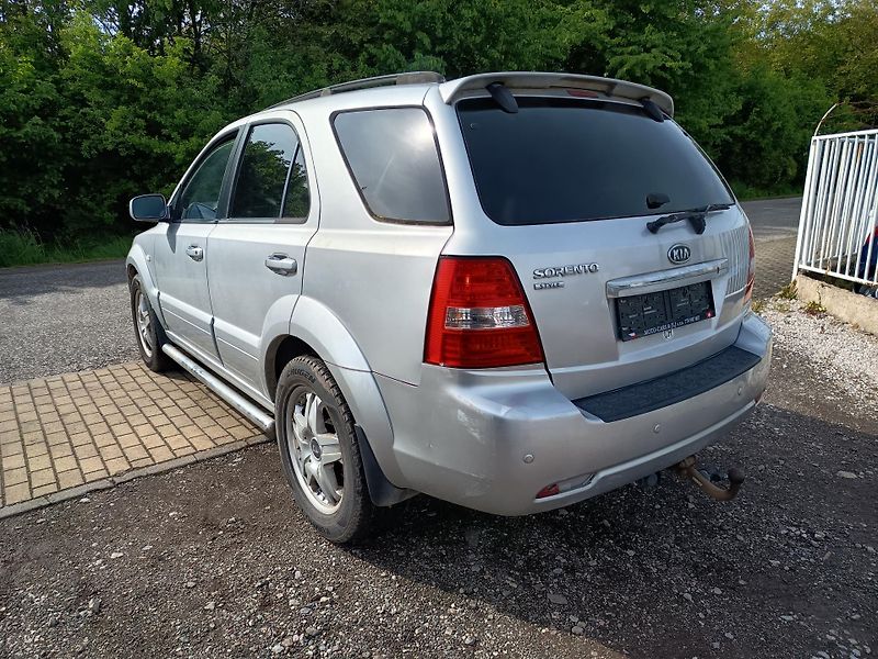 Kia Sorento (2007) 2.5 VGT tažné na 3t. - fotka 20 z 46