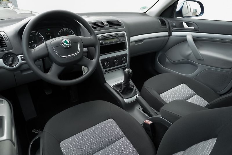 Škoda Octavia 1.4 MPI AMBIENTE - fotka 13 z 26