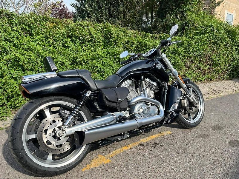 Harley-Davidson VRSCF V-Rod Muscle (2011) - fotka 2 z 15