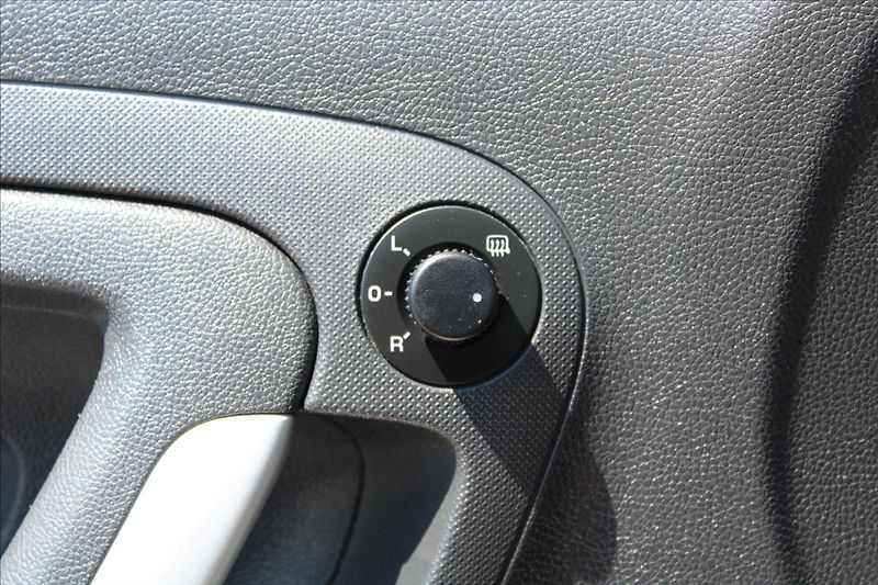 Škoda Fabia 1,2 HTP  NOVÉ V ČR,1.MAJITEL - fotka 14 z 20