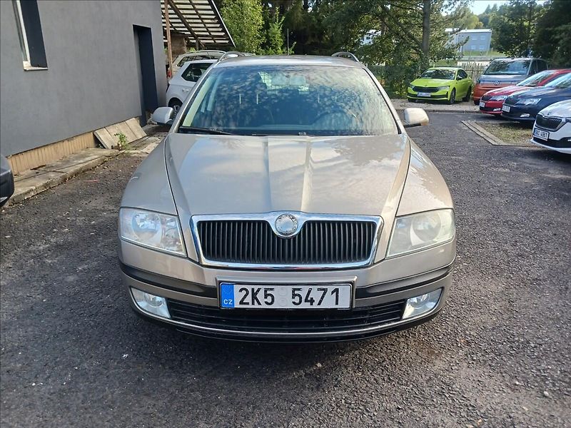 Škoda Octavia 1,9 1,9 TDI 77Kw KOMBI - fotka 2 z 15
